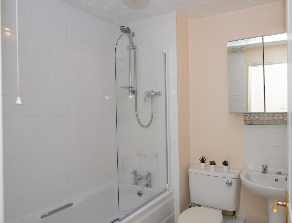 Delightful 2 Bed Apartment For Bicester Outlet Shopping By Platinum Key Properties Extérieur photo